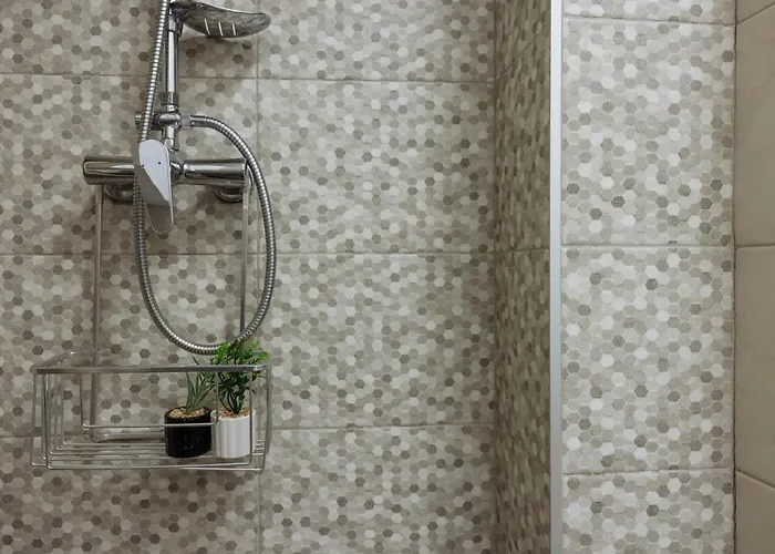 Celeste - Ultracentral, Square Βουκουρέστι