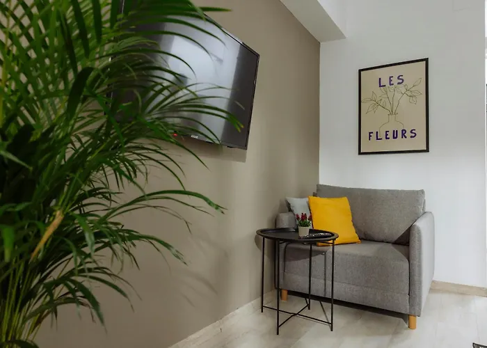 Celeste - Ultracentral, Square Apartament Bucureşti