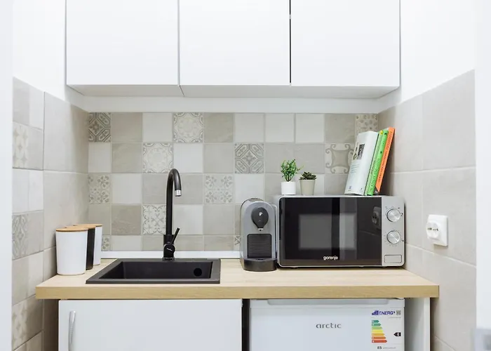 Celeste - Ultracentral, Square بوخارست