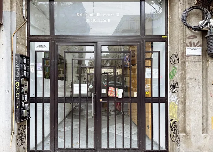 Celeste - Ultracentral, Square Apartament *