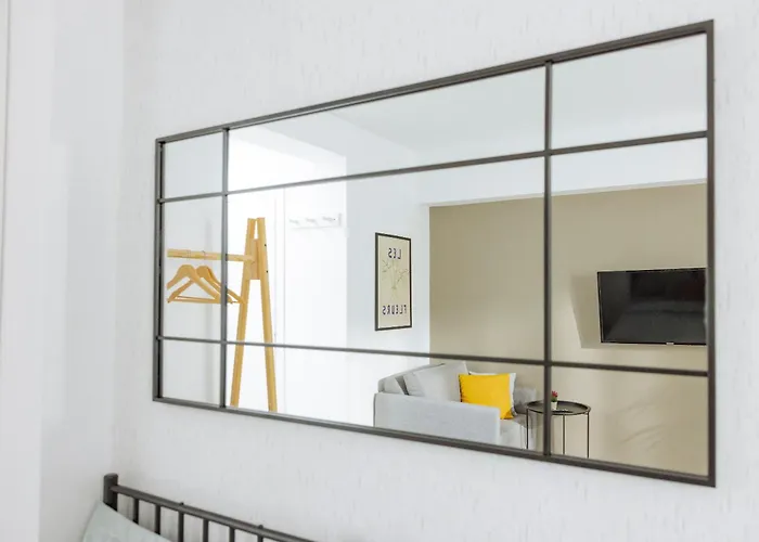 Celeste - Ultracentral, Square ブカレスト