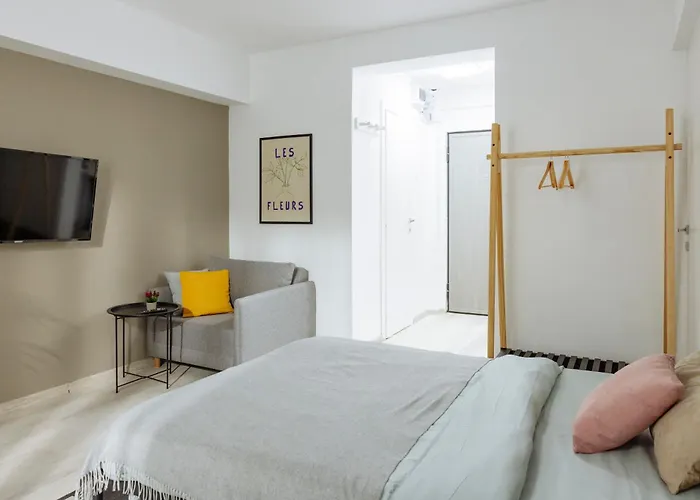 Celeste - Ultracentral, Square Apartament