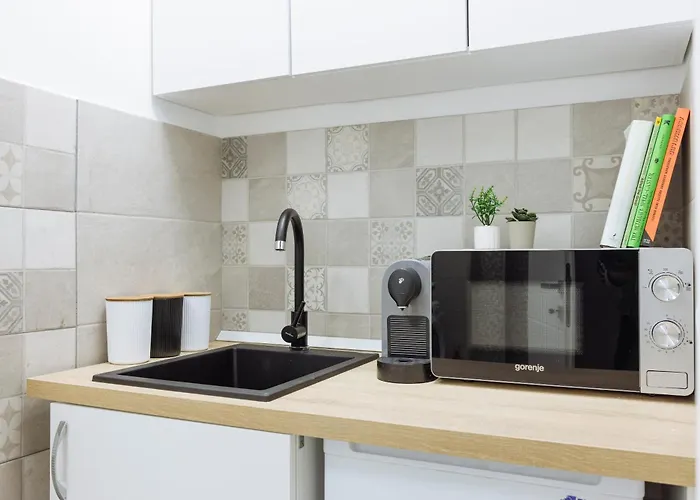 Celeste - Ultracentral, Square بوخارست